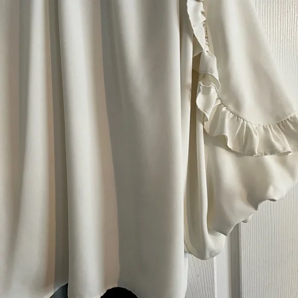 Vince Camuto Cream Ruffle Sleeve Blouse - Picture 4 of 7